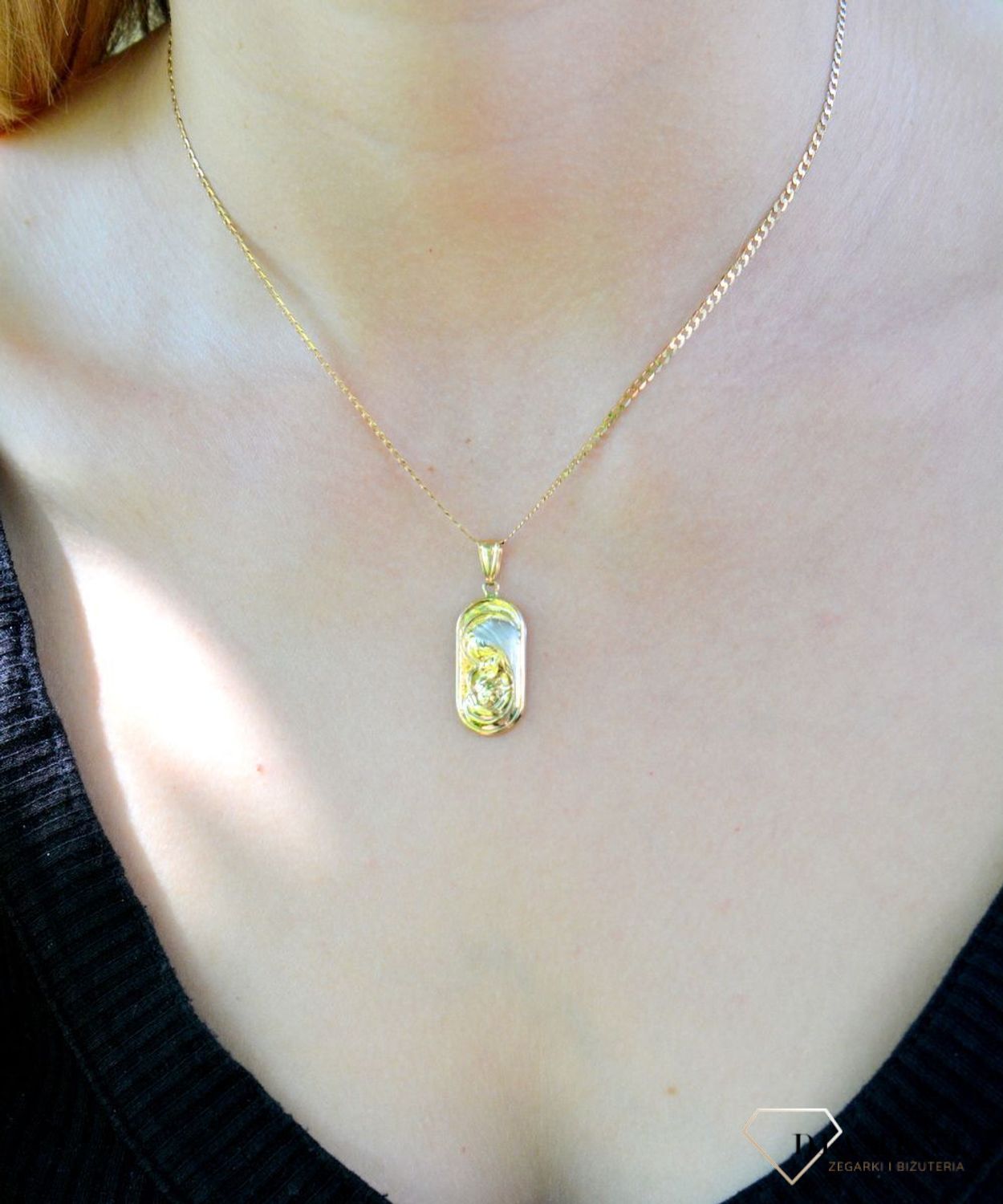 Złoty medalik prostokątny 375 z Matką Boską Częstochowską ZA 308 375as.jpg